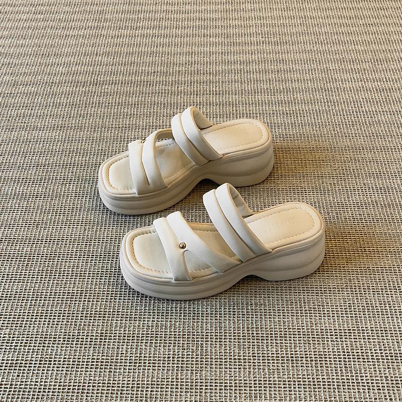 Soft bottom is easy to wear French thick-soled one-word slippers, new summer models, thick-heeled beach shoes, light and cool slippers 40 бежевый
Soft bottom is easy to wear French thick-soled one-word slippers, new summer models, thick-heeled beach shoes, light and cool slippers 40 бежевый