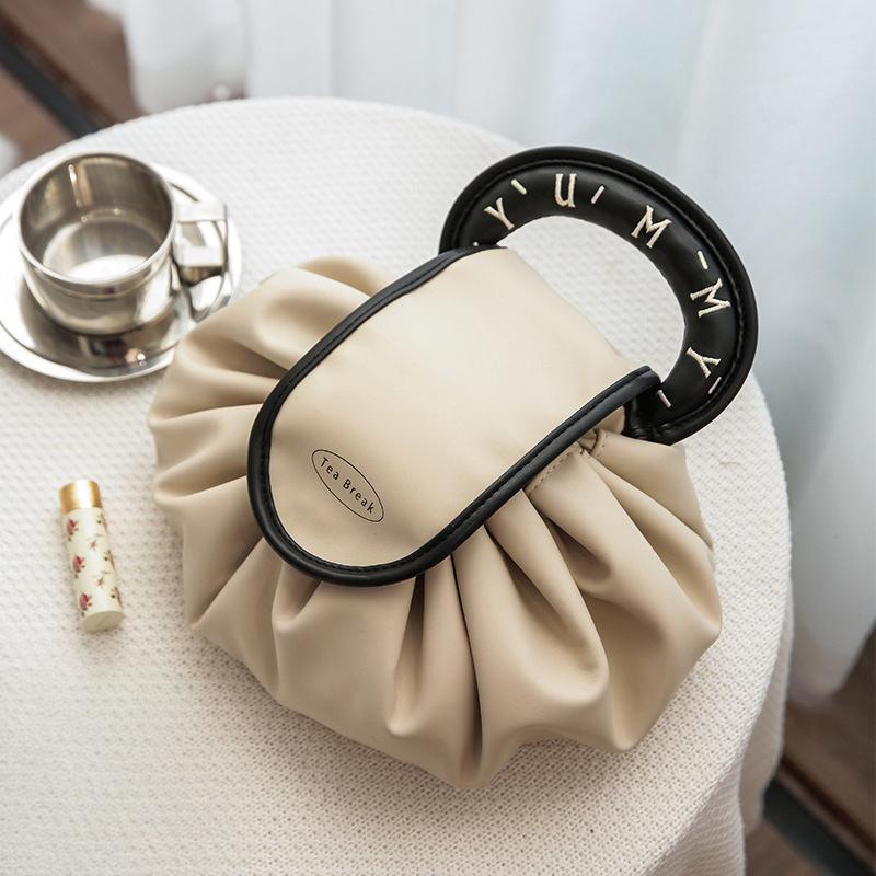 Luxury Drawstring Makeup Bag Creative Letter Travel Handbag Waterproof Pu Toiletry Bag Magnetic Snap Closure Women s Storage Bag
Luxury Drawstring Makeup Bag Creative Letter Travel Handbag Waterproof Pu Toiletry Bag Magnetic Snap Closure Women s Storage Bag
