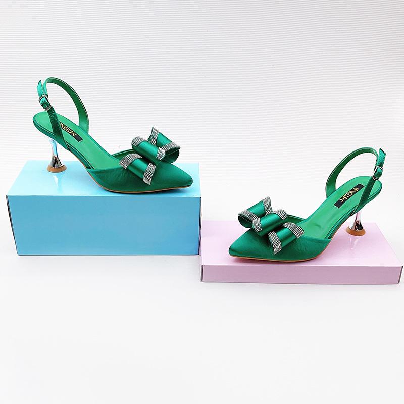 Fashion new rhinestone bow women s slippers pointed head stiletto high fashion outer wear comfortable shoes 43 зелений
Fashion new rhinestone bow women s slippers pointed head stiletto high fashion outer wear comfortable shoes 43 зелений