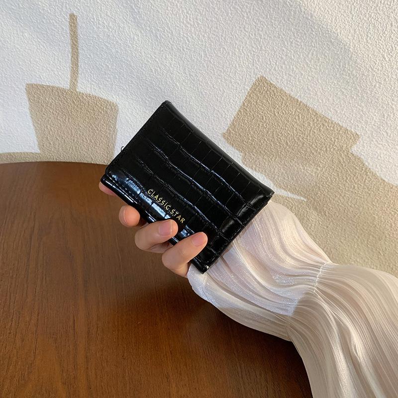 Японский короткий кожаный текстурный женский трехсложный мини-кошелек большой вместимости новый многофункциональный кошелек для монет
Японский короткий кожаный текстурный женский трехсложный мини-кошелек большой вместимости новый многофункциональный кошелек для монет