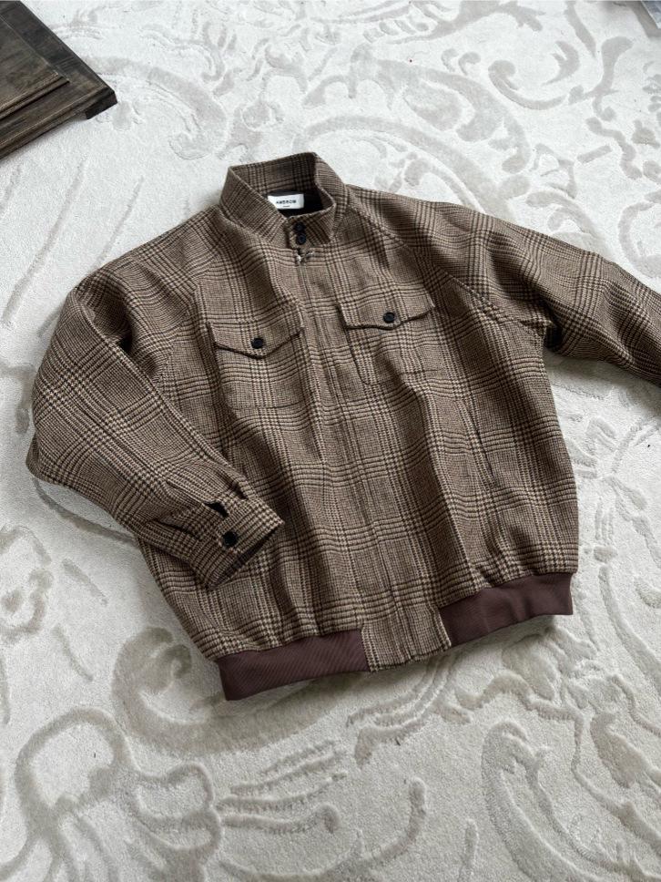 Коричневая куртка харрингтон в клетку «Принц Уэльский»: Унисекс, корейский стиль, свободный крой, короткий воротник-стойка XL коричневый
Коричневая куртка харрингтон в клетку «Принц Уэльский»: Унисекс, корейский стиль, свободный крой, короткий воротник-стойка XL коричневый