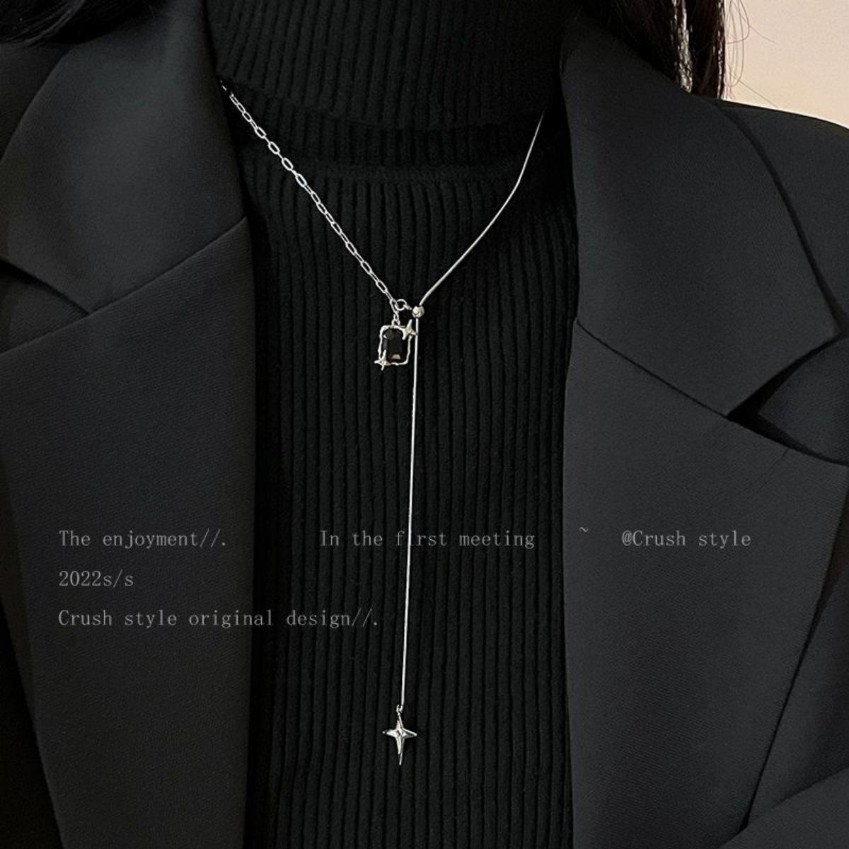 Neutral Temperament Versatile Geometric Square Collar Chain Base Layer Sweater Accessory Sweater Square Starburst
Neutral Temperament Versatile Geometric Square Collar Chain Base Layer Sweater Accessory Sweater Square Starburst