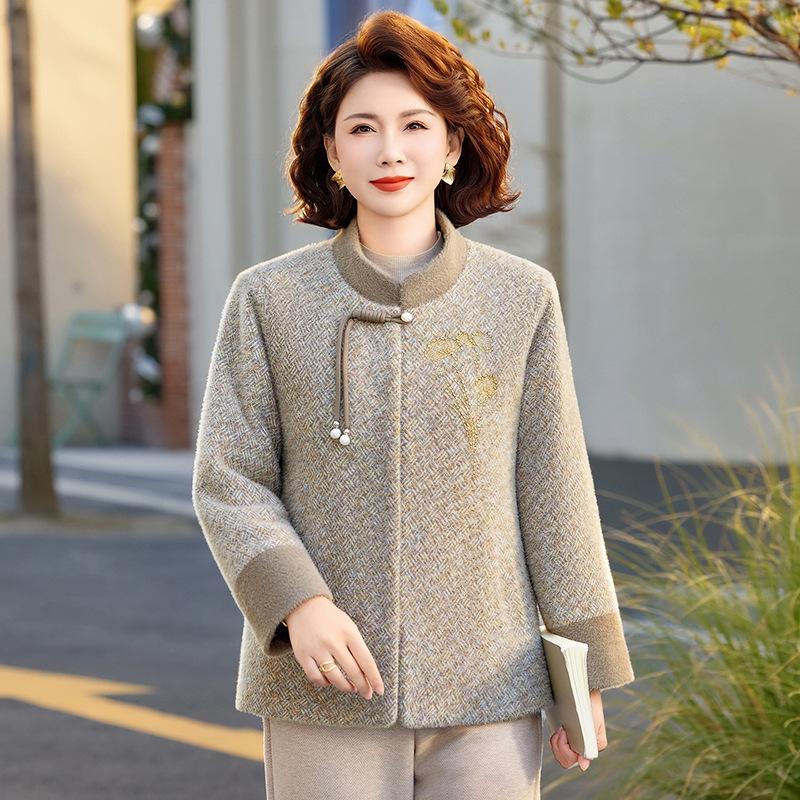 Mother’s Wear 2026 Round Neck Loose Jacket for Middle-Aged/Elderly Women – Stylish Spring/Autumn Top 4XL (135-145 jin) хаки
Mother’s Wear 2026 Round Neck Loose Jacket for Middle-Aged/Elderly Women – Stylish Spring/Autumn Top 4XL (135-145 jin) хаки