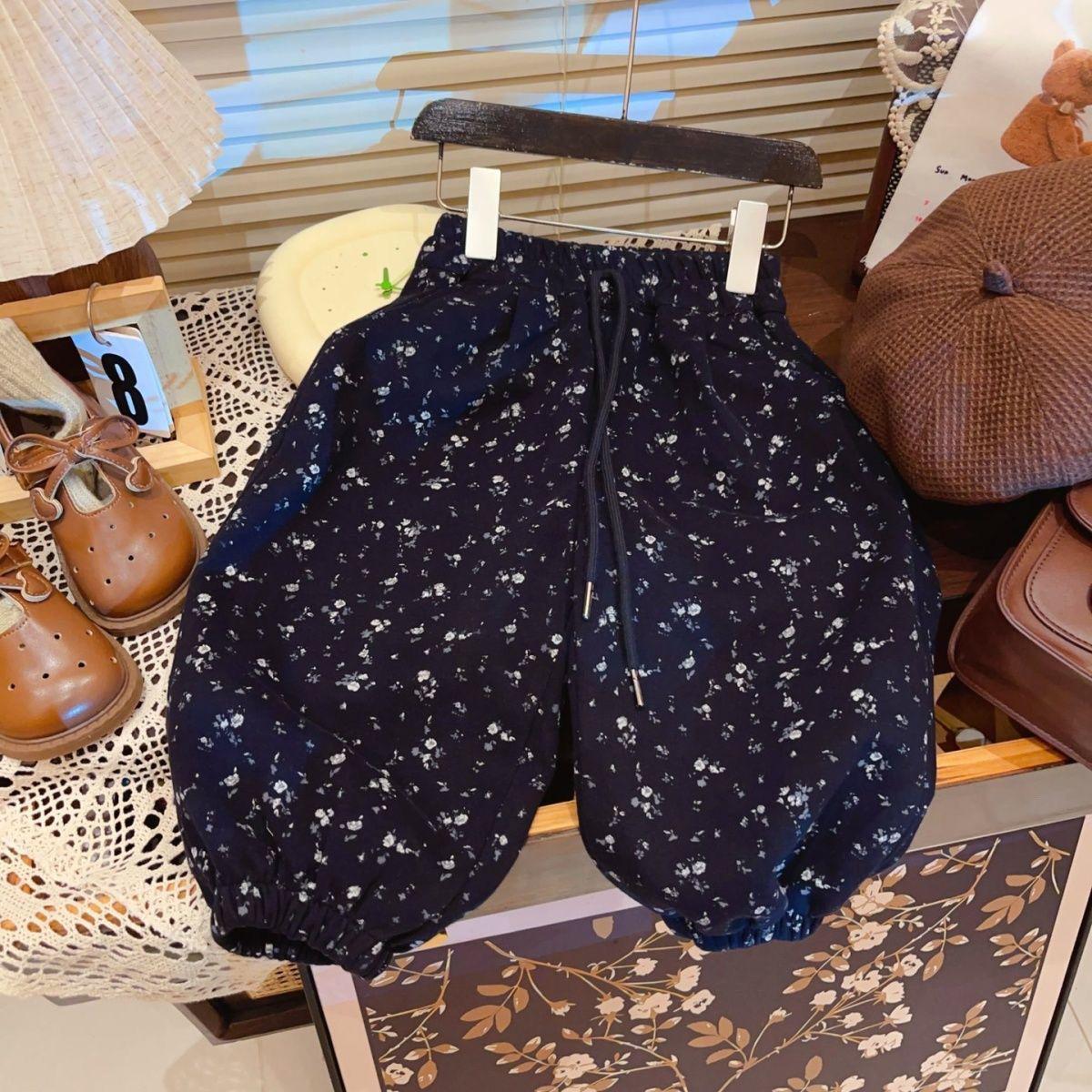 Женские осенние спортивные штаны с цветочным принтом: Повседневные длинные брюки в корейском стиле для малышей и детей ясельного возраста - Универсальные и стильные. 110
Женские осенние спортивные штаны с цветочным принтом: Повседневные длинные брюки в корейском стиле для малышей и детей ясельного возраста - Универсальные и стильные. 110