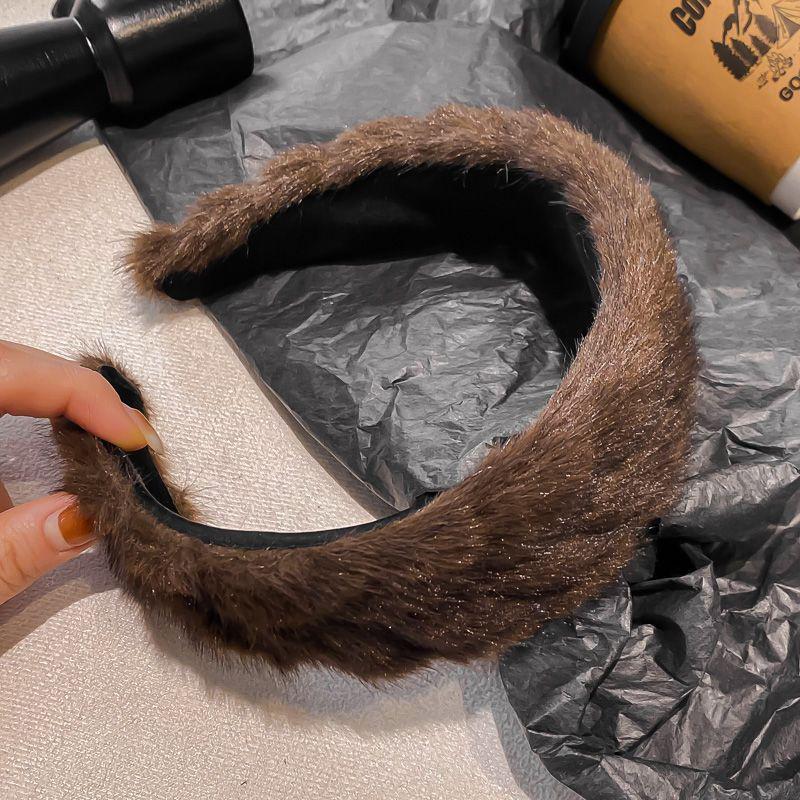Korean Style Wide-Edge Plush Headband for Women - Autumn/Winter High Skull Design, Daily Use
Korean Style Wide-Edge Plush Headband for Women - Autumn/Winter High Skull Design, Daily Use