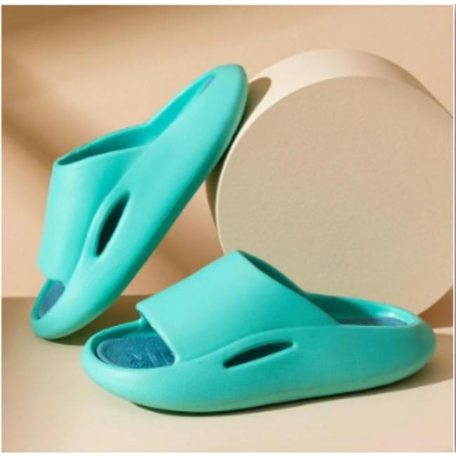 Тапочки для мужчин летом подходят для использования на открытом воздухе в ванной комнате нескользящие для душа парные тапочки 40-41
Тапочки для мужчин летом подходят для использования на открытом воздухе в ванной комнате нескользящие для душа парные тапочки 40-41