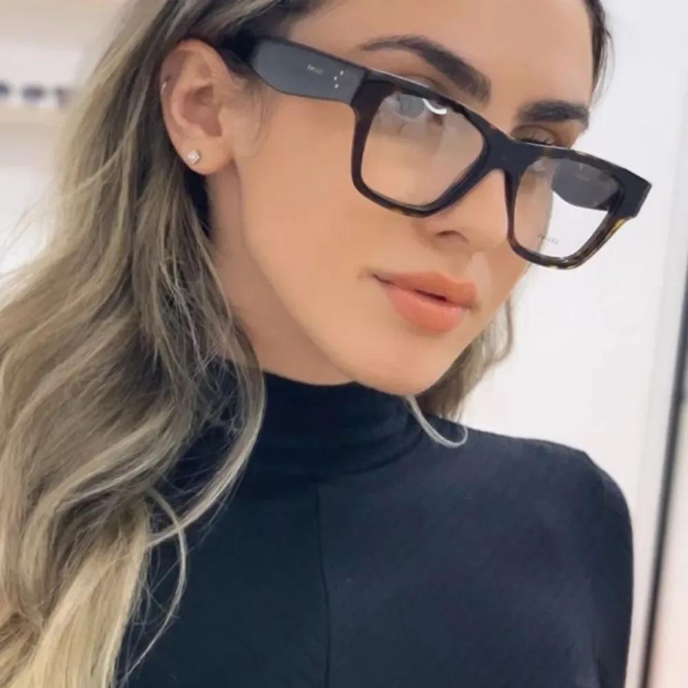 Celine Eyeglass Frames CL50014I 052 Translucent Leopard Print Square Horn-rimmed Daily Fashion
Celine Eyeglass Frames CL50014I 052 Translucent Leopard Print Square Horn-rimmed Daily Fashion
