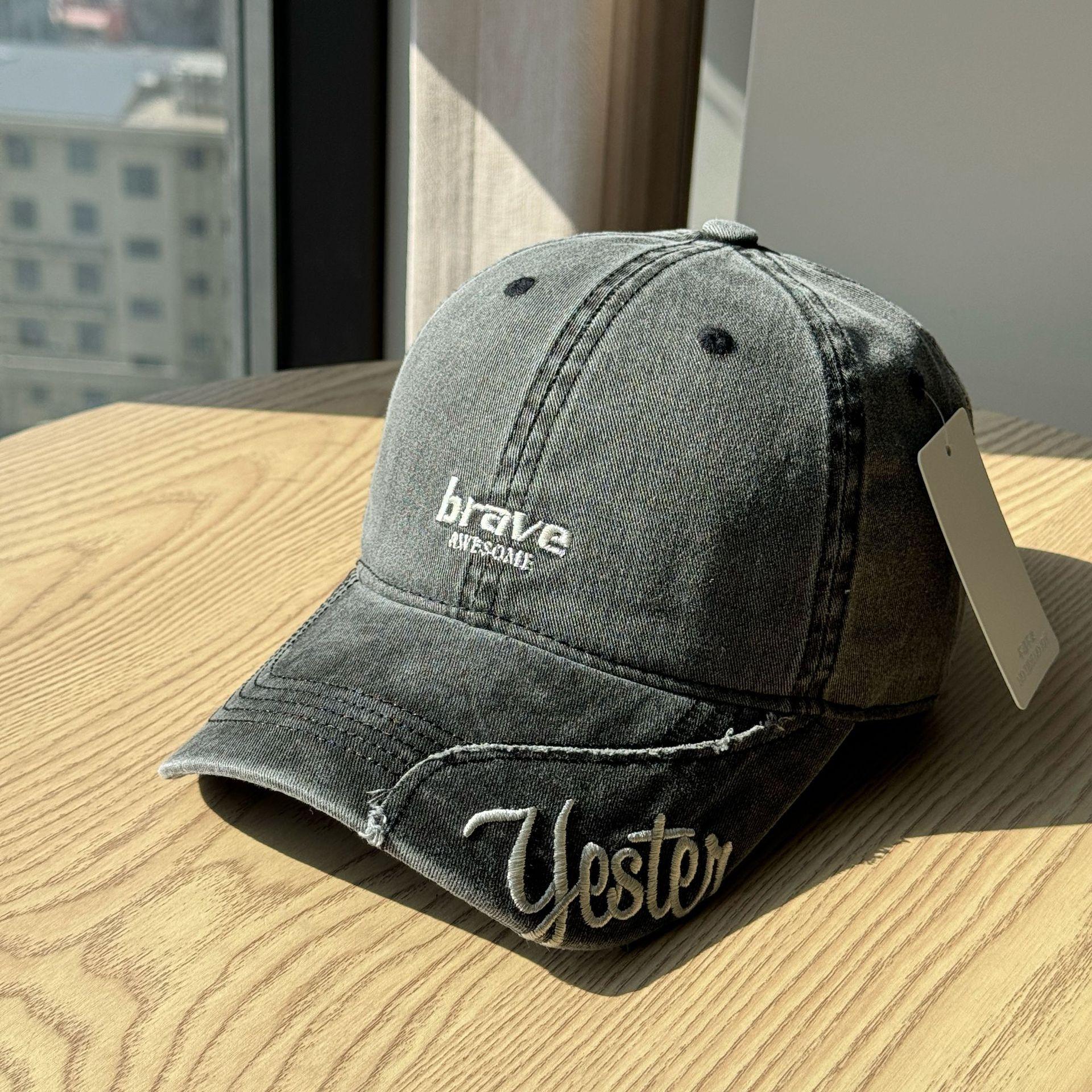 New fashion side-letter vintage distressed soft-top baseball cap for women, spring and summer sun protection hat, duckbill cap for men Adult54-60Adjustable чёрный
New fashion side-letter vintage distressed soft-top baseball cap for women, spring and summer sun protection hat, duckbill cap for men Adult54-60Adjustable чёрный