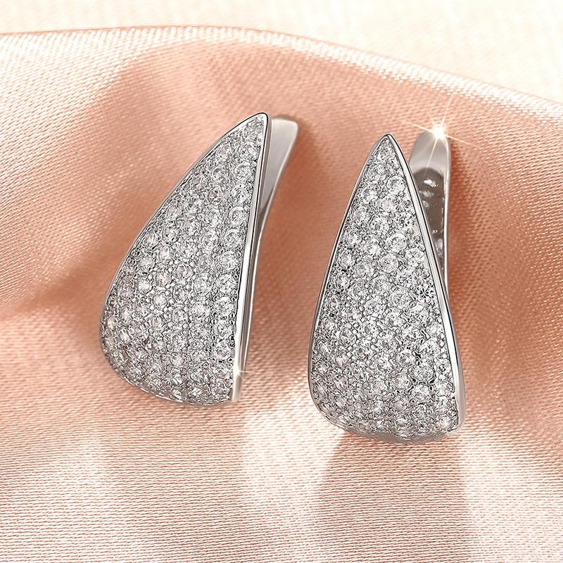 CAOSHI Chic Hoop Earrings for Women Fashion Silver Color Daily Wearable Earrings Accessories Cubic Zirconia Lady Party Jewelry
CAOSHI Chic Hoop Earrings for Women Fashion Silver Color Daily Wearable Earrings Accessories Cubic Zirconia Lady Party Jewelry