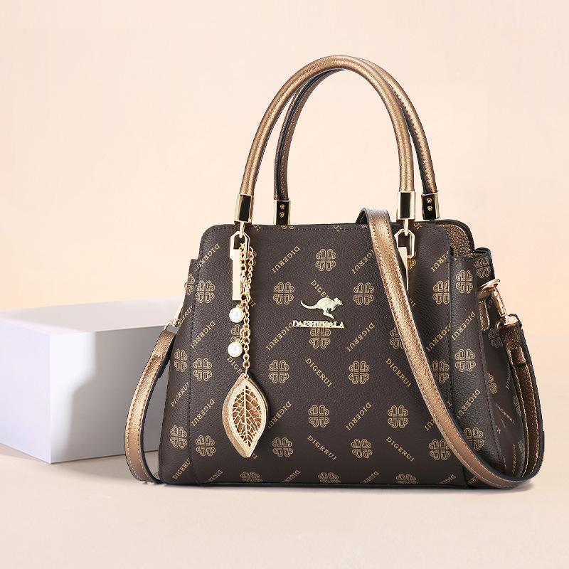 Old flower bag new retro big-name versatile high-end sense large-capacity women s portable messenger bag bag length 30cm×width 12cm×height 22cm
Old flower bag new retro big-name versatile high-end sense large-capacity women s portable messenger bag bag length 30cm×width 12cm×height 22cm
