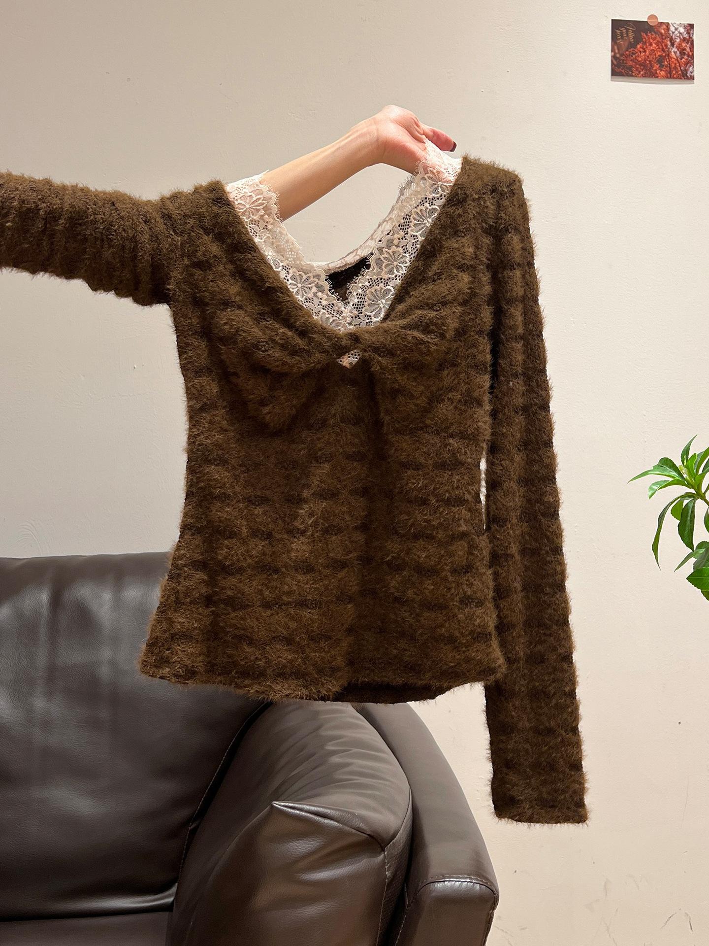 Coffee lace V-neck high-end fake two-piece long-sleeved T-shirt thickened winter slim-fitting base inner and outer top women S
Coffee lace V-neck high-end fake two-piece long-sleeved T-shirt thickened winter slim-fitting base inner and outer top women S