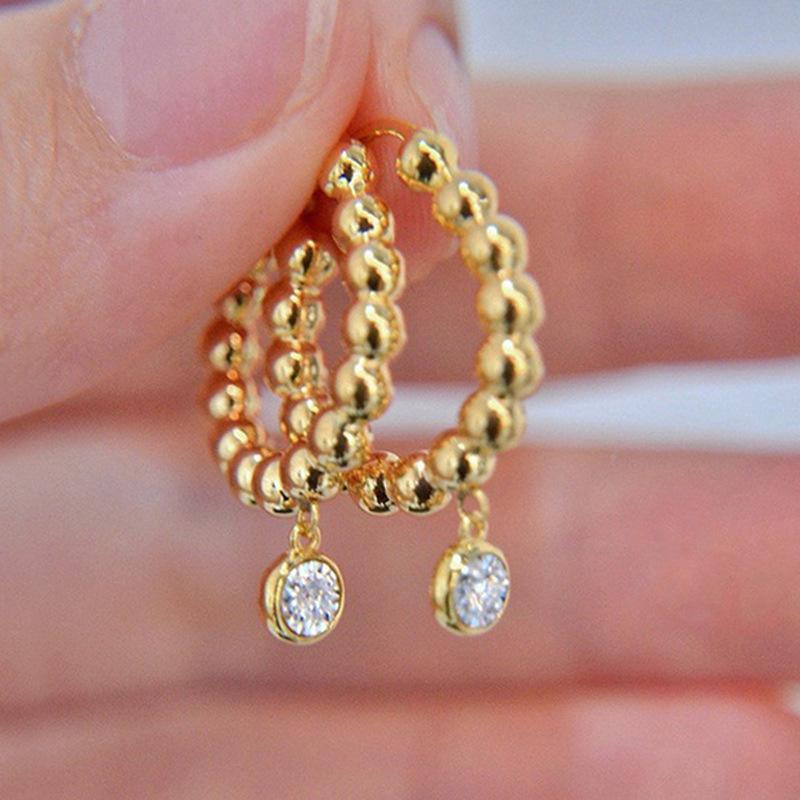 New Trendy and Versatile Ear Ring Design with A Trendy Personality and Temperament, Paired with Beads and Simple Accessories
New Trendy and Versatile Ear Ring Design with A Trendy Personality and Temperament, Paired with Beads and Simple Accessories