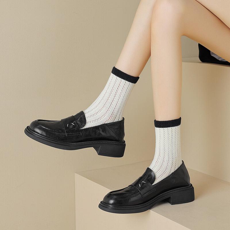 Новые туфли-лодочки на квадратном каблуке, на все сезоны, черные, с круглым носком, из кожи, удобные, нескользящая толстая подошва, низкий каблук, женские туфли из коровьей кожи 39 чёрный
Новые туфли-лодочки на квадратном каблуке, на все сезоны, черные, с круглым носком, из кожи, удобные, нескользящая толстая подошва, низкий каблук, женские туфли из коровьей кожи 39 чёрный