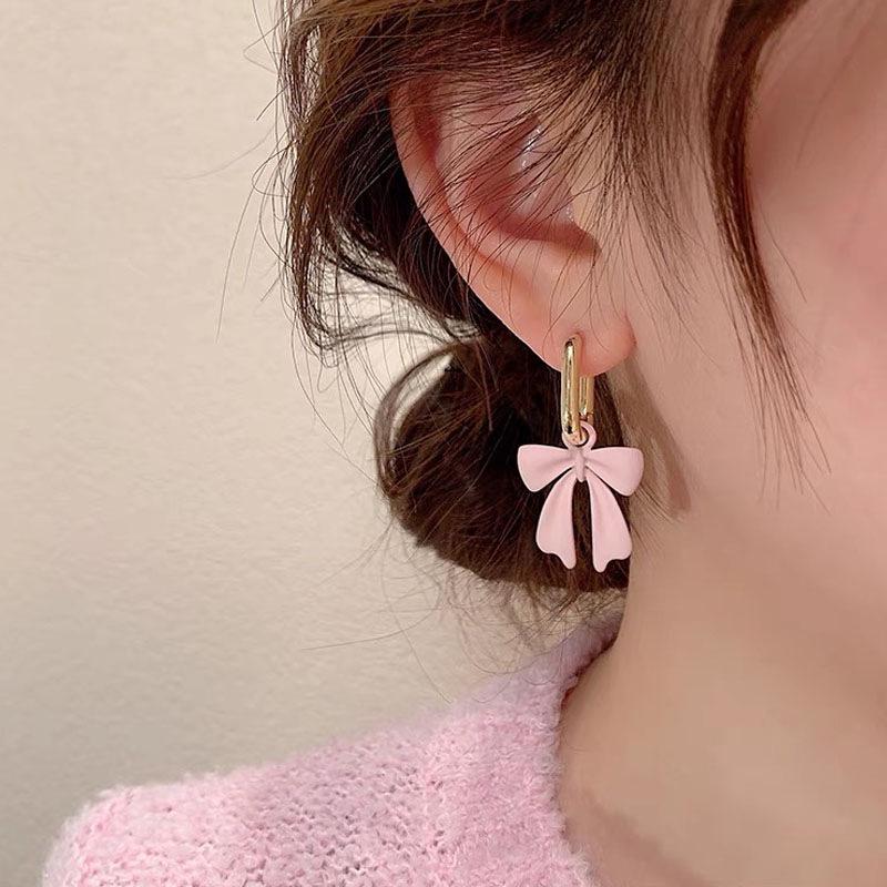 Pink Bow Single Earring - Versatile Summer High-End Korean Style 2022 Trend Ear Accessory.
Pink Bow Single Earring - Versatile Summer High-End Korean Style 2022 Trend Ear Accessory.