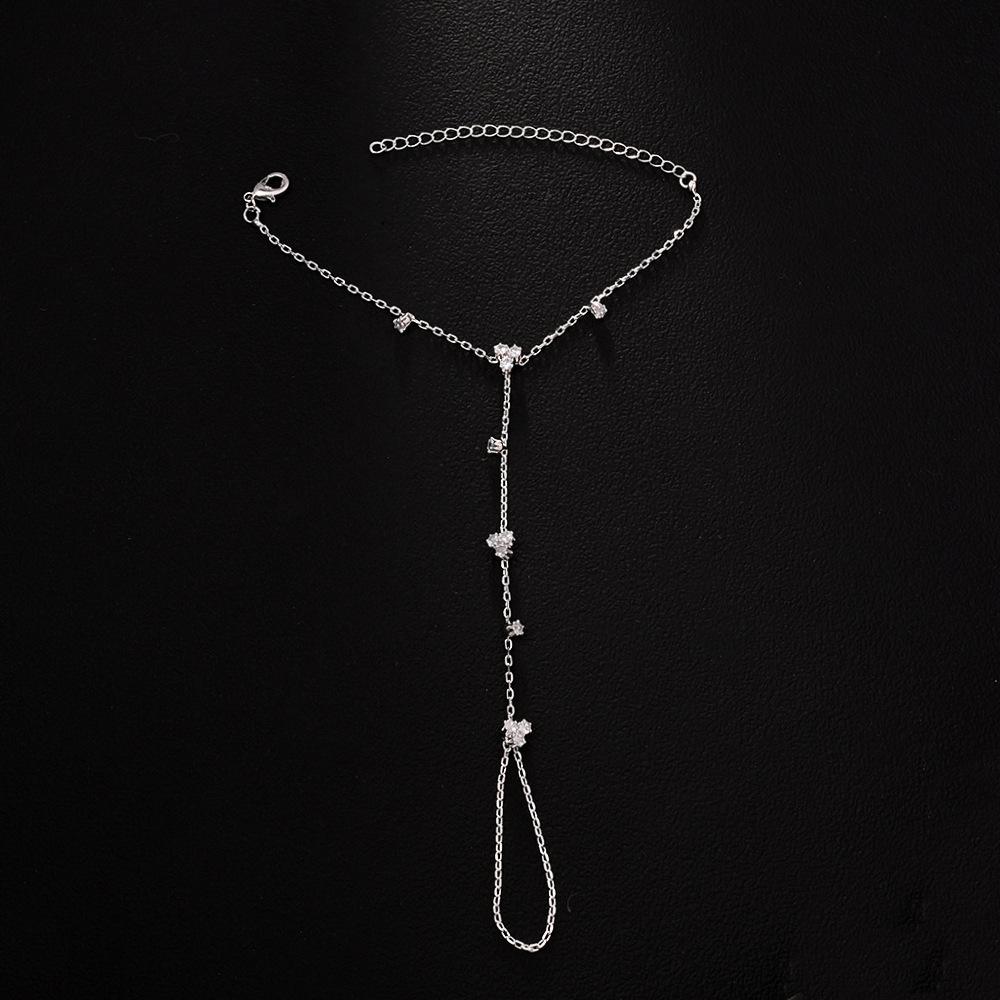 Minimalist Rhinestone Finger Link Bracelet Versatile Chain Jewelry Elegant Hand Chain Accessory For Women Daily Wear срібний
Minimalist Rhinestone Finger Link Bracelet Versatile Chain Jewelry Elegant Hand Chain Accessory For Women Daily Wear срібний