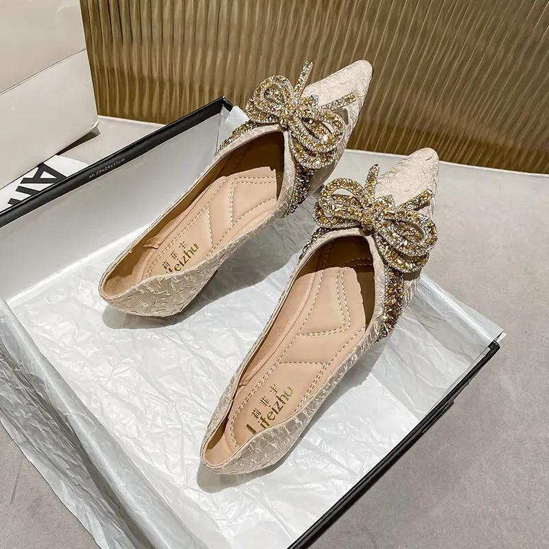 Women Flat Elegant Women Flat Ballet Shoes Ladies Bling Crystal Bow Tie Pointed Toe Flats Shoes 43 абрикосовый
Women Flat Elegant Women Flat Ballet Shoes Ladies Bling Crystal Bow Tie Pointed Toe Flats Shoes 43 абрикосовый