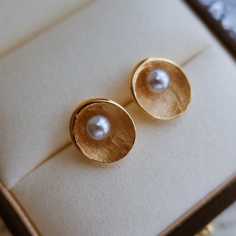 Серьги-пусеты из стерлингового серебра 925 пробы с жемчугом - Нишевый дизайн, Легкая роскошь, Универсальная и креативная мода для женщин 925 Silver
Серьги-пусеты из стерлингового серебра 925 пробы с жемчугом - Нишевый дизайн, Легкая роскошь, Универсальная и креативная мода для женщин 925 Silver