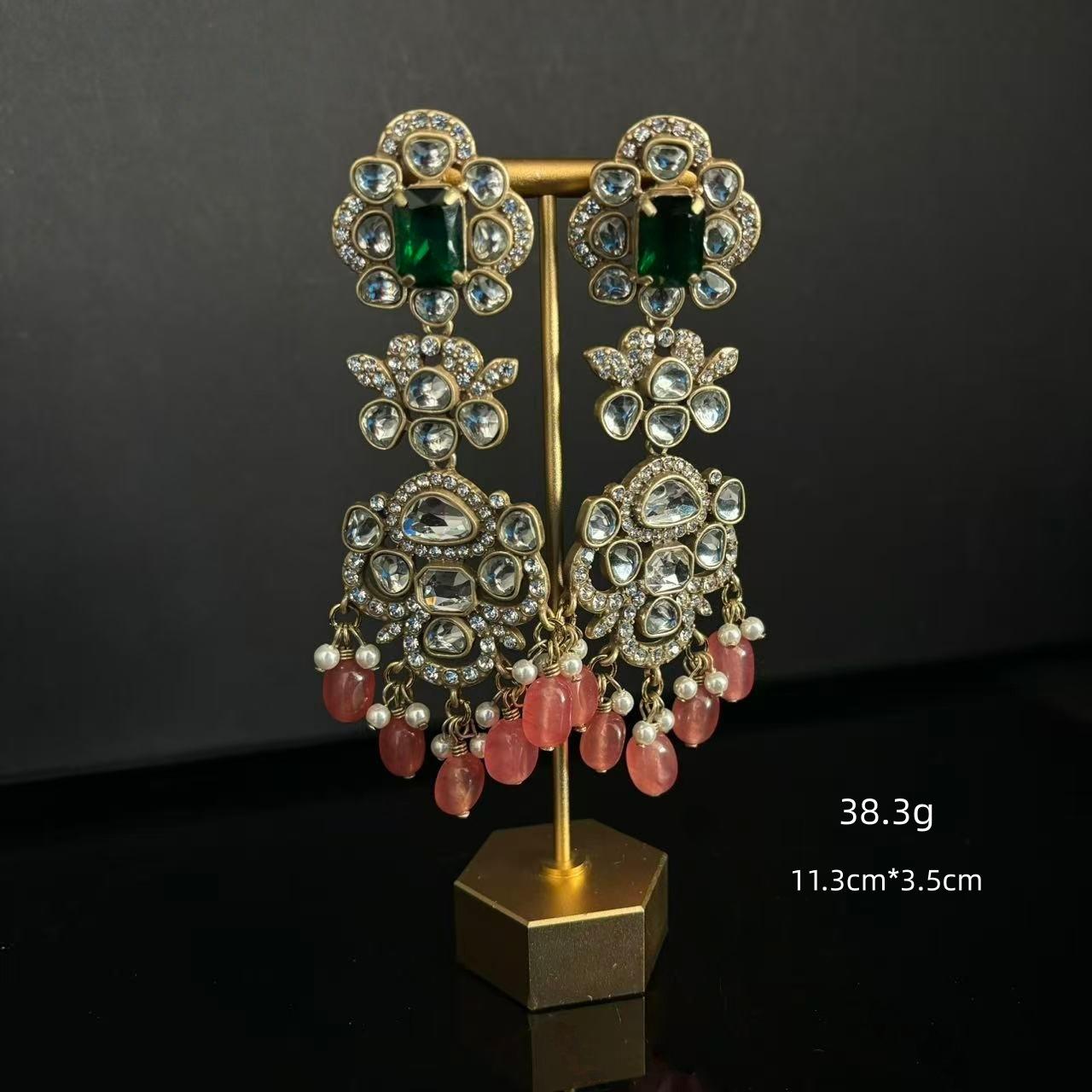 Jewelry Inlaid Zircon Round Water Drop Stud Earrings Gold-Plated Fashionable High-End Long Brocade Earrings
Jewelry Inlaid Zircon Round Water Drop Stud Earrings Gold-Plated Fashionable High-End Long Brocade Earrings