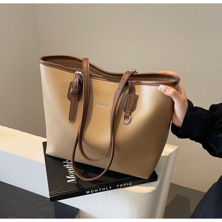 Женская сумка премиум-класса 2025 новая ретро универсальная сумка большой вместимости для поездок на работу на плечо сумка-тоут хаки
Женская сумка премиум-класса 2025 новая ретро универсальная сумка большой вместимости для поездок на работу на плечо сумка-тоут хаки