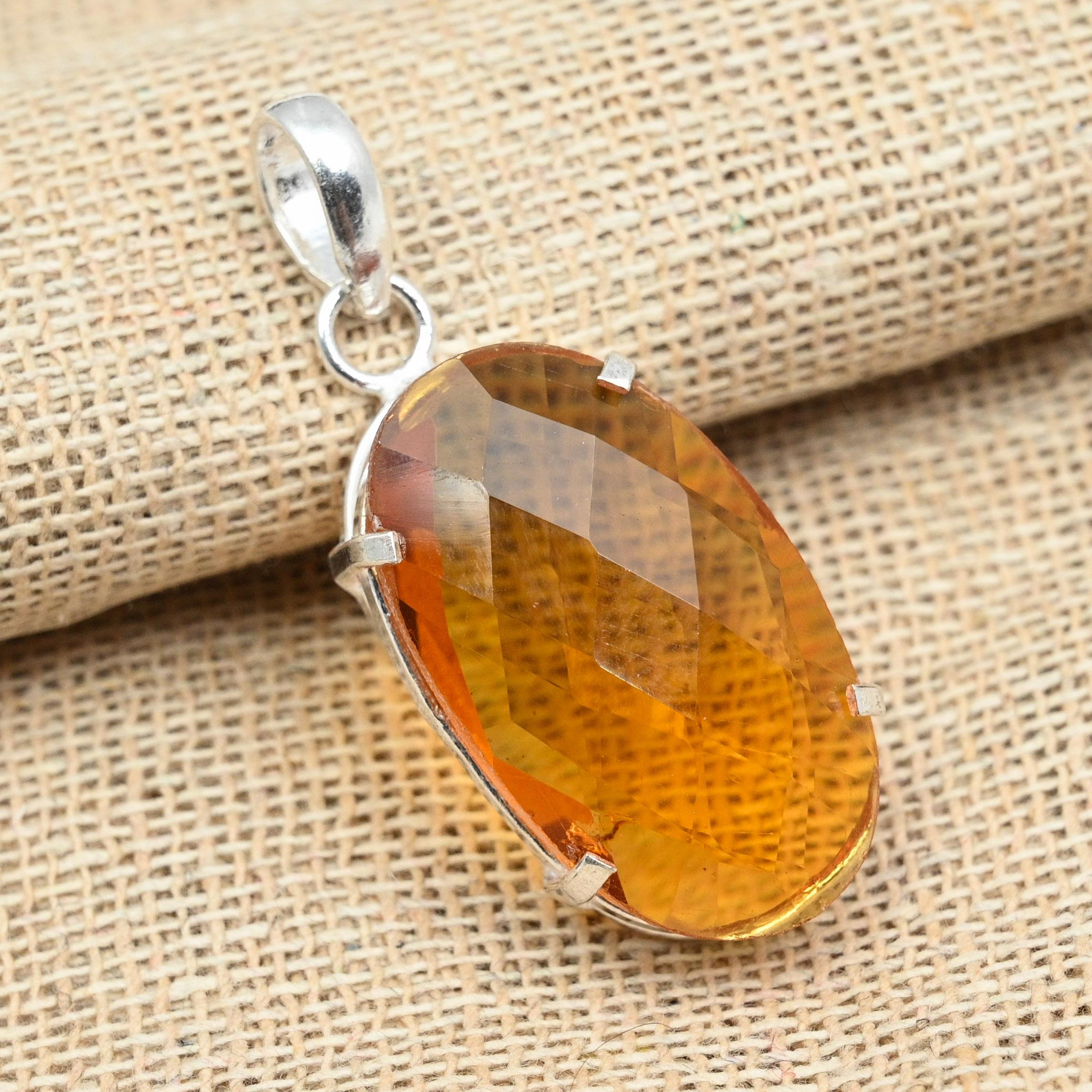 Ограненный цитриновый драгоценный камень стерлингового серебра 925 пробы Подарочная подвеска ручной работы 1.77 Inches жёлтый
Ограненный цитриновый драгоценный камень стерлингового серебра 925 пробы Подарочная подвеска ручной работы 1.77 Inches жёлтый