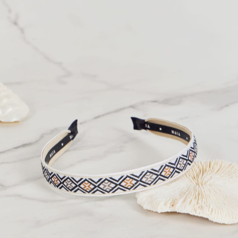 МАЙЯ Повязка на голову с ромбовидным узором (Выберите 2) - белый black
МАЙЯ Повязка на голову с ромбовидным узором (Выберите 2) - белый black