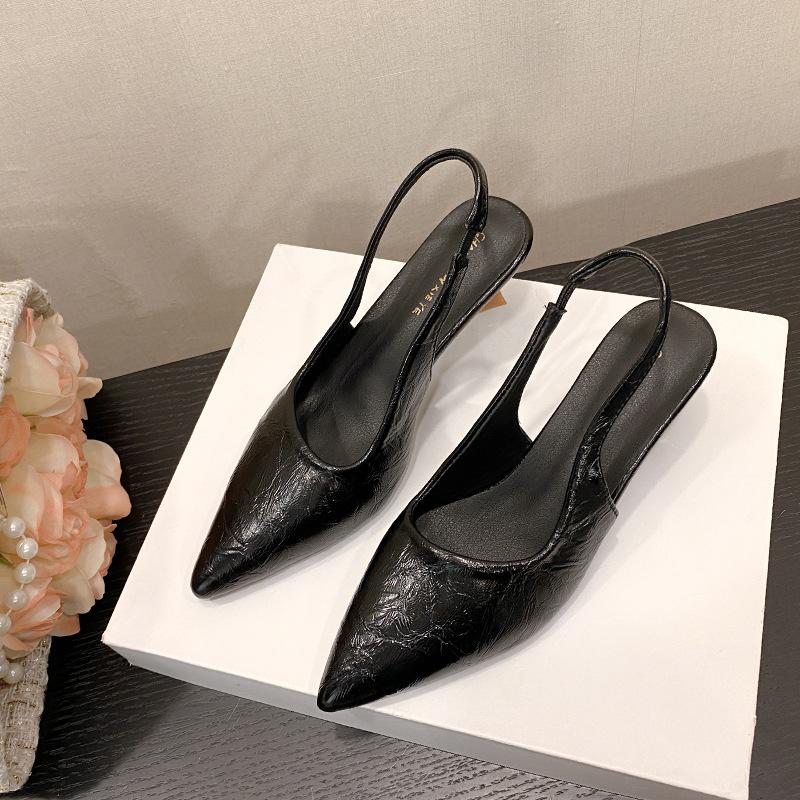 Spring new pointed thin heel buckle bag head sandals rear air middle heel fashion women s shoes 35
Spring new pointed thin heel buckle bag head sandals rear air middle heel fashion women s shoes 35