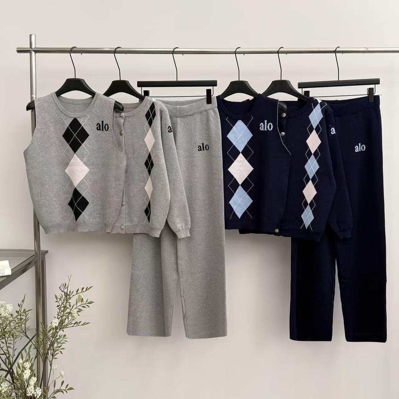 Women s Retro Diamond Knit Three-Piece Set: Vest, Cardigan & Pants for Autumn/Winter One Size сірий колір
Women s Retro Diamond Knit Three-Piece Set: Vest, Cardigan & Pants for Autumn/Winter One Size сірий колір