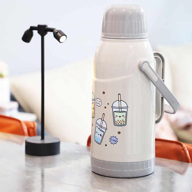 Thermos Flask: Large-Capacity Household Hot Water & Tea Pot, Dormitory and Girls Plastic Thermos. 3.2L - Milk Tea Set with Plastic Stopper серый
Thermos Flask: Large-Capacity Household Hot Water & Tea Pot, Dormitory and Girls Plastic Thermos. 3.2L - Milk Tea Set with Plastic Stopper серый