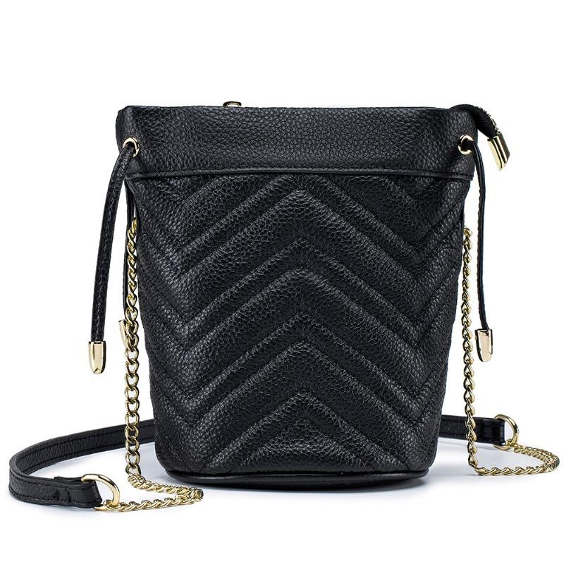 New first-layer cowhide fashion chain women s bag leather striped embroidery thread shoulder crossbody soft leather bucket bag large capacity чёрный
New first-layer cowhide fashion chain women s bag leather striped embroidery thread shoulder crossbody soft leather bucket bag large capacity чёрный