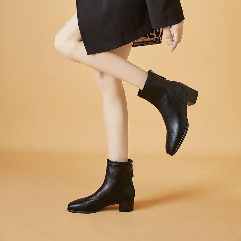 Женские белые ботильоны из мягкой кожи с квадратным носком и массивным каблуком - Новая коллекция осень/зима 2025, французский стиль, средний каблук, стройнящий дизайн. 37 Standard
Женские белые ботильоны из мягкой кожи с квадратным носком и массивным каблуком - Новая коллекция осень/зима 2025, французский стиль, средний каблук, стройнящий дизайн. 37 Standard