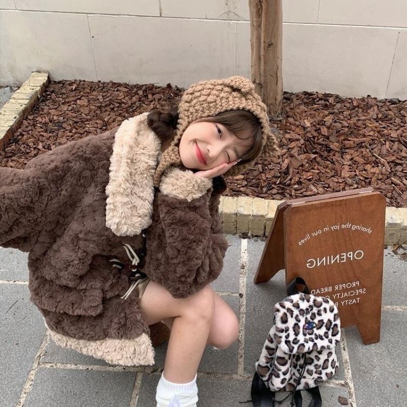 Corner buckle lamb wool imitation leather jacket women s clothing winter new light loose thickened warm plush L 115-65kg
Corner buckle lamb wool imitation leather jacket women s clothing winter new light loose thickened warm plush L 115-65kg