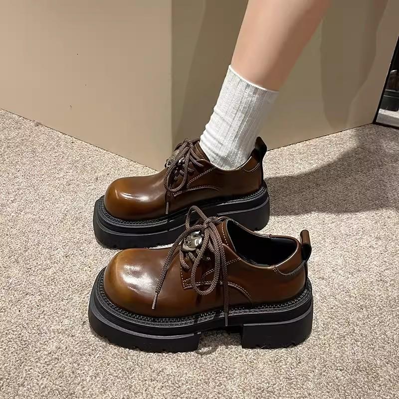Модные туфли в ретро-британском стиле на толстом каблуке с толстой подошвой, увеличивающие рост, женские туфли 2024 года, осень, новая мода, повседневная кожаная обувь с кружевом 40 коричневый
Модные туфли в ретро-британском стиле на толстом каблуке с толстой подошвой, увеличивающие рост, женские туфли 2024 года, осень, новая мода, повседневная кожаная обувь с кружевом 40 коричневый