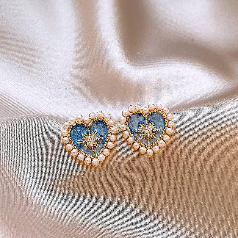 Accessible Luxury Fancy Unique Suitable for Summer Butterfly Studs Women 2025 New Arrival Earrings Blue Crystal Earrings Blue Spotted Heart Pearl(925 silver needle)
Accessible Luxury Fancy Unique Suitable for Summer Butterfly Studs Women 2025 New Arrival Earrings Blue Crystal Earrings Blue Spotted Heart Pearl(925 silver needle)