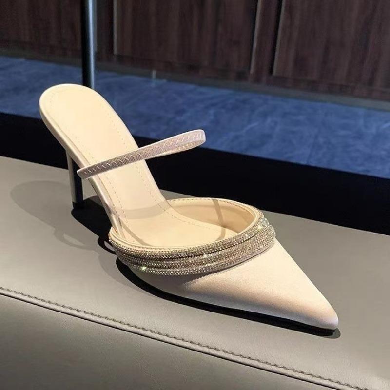 One-word satin sandals half-drag sandals women s autumn new pointed purple thin heel high heel light mouth rhinestones 42
One-word satin sandals half-drag sandals women s autumn new pointed purple thin heel high heel light mouth rhinestones 42