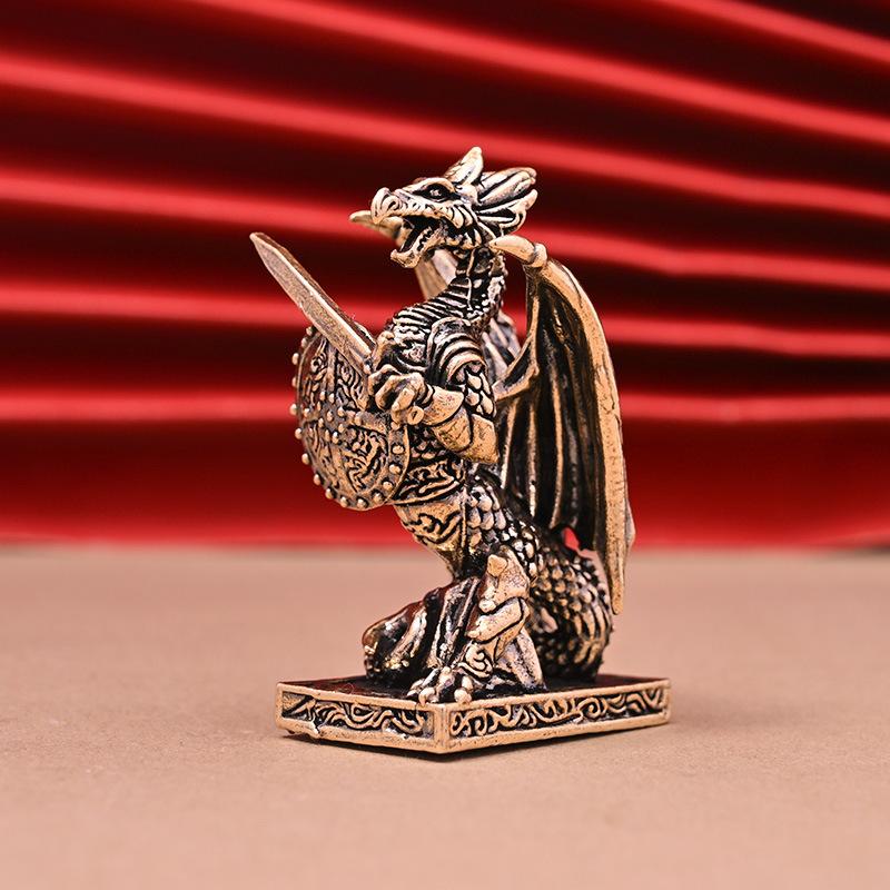 1pc New Pure Brass Dragon Warrior Statue Desktop Ornament, European Mythology Griffin Ornament, Retro Home Feng Shui Decoration
1pc New Pure Brass Dragon Warrior Statue Desktop Ornament, European Mythology Griffin Ornament, Retro Home Feng Shui Decoration