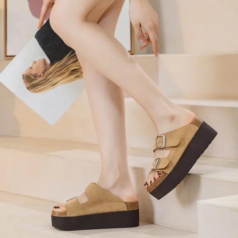 Высококачественные летние женские сандалии из коровьей замши 7 см, женские тапочки на платформе, танкетке, удобные модные туфли с открытым носком 39 хаки
Высококачественные летние женские сандалии из коровьей замши 7 см, женские тапочки на платформе, танкетке, удобные модные туфли с открытым носком 39 хаки