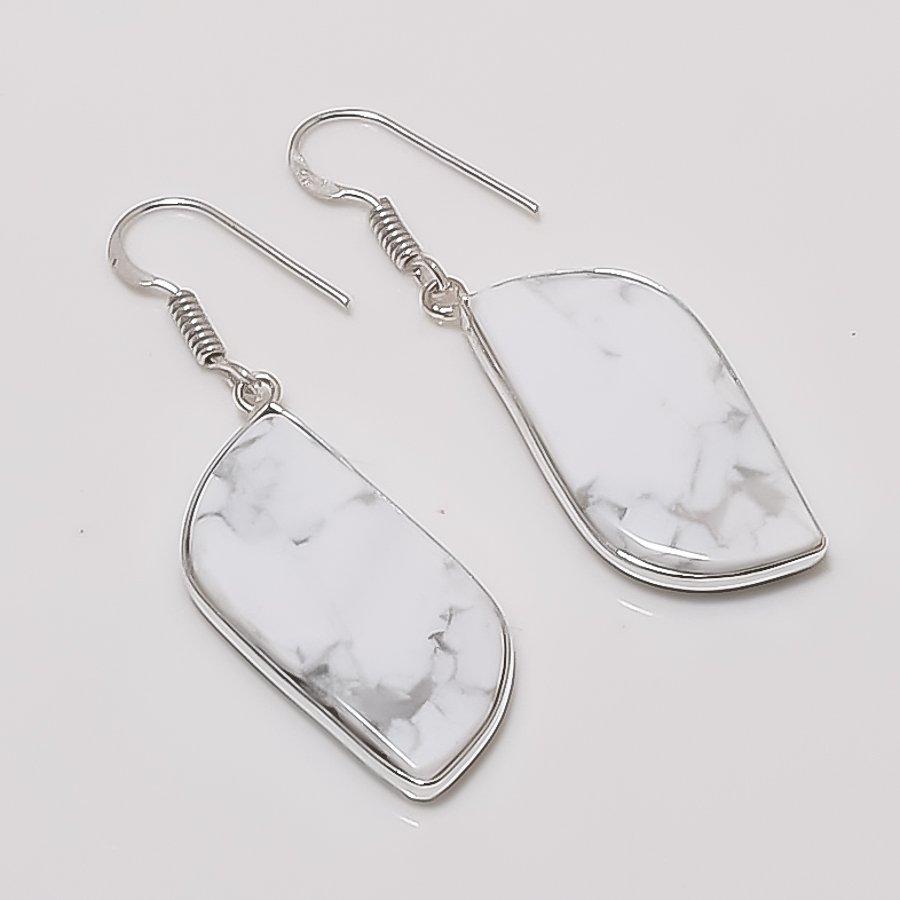 Natural Howlite Gemstone Handmade 925 Sterling Silver Jewelry Earring 2.05 AEE-10733
Natural Howlite Gemstone Handmade 925 Sterling Silver Jewelry Earring 2.05 AEE-10733