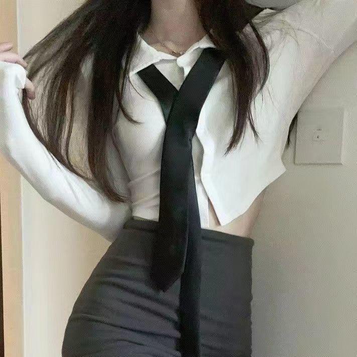 Women s Slim-Fit White Waist-Cinching Shirt and Hip-Hugging Skirt Set XL 55-60kg
Women s Slim-Fit White Waist-Cinching Shirt and Hip-Hugging Skirt Set XL 55-60kg