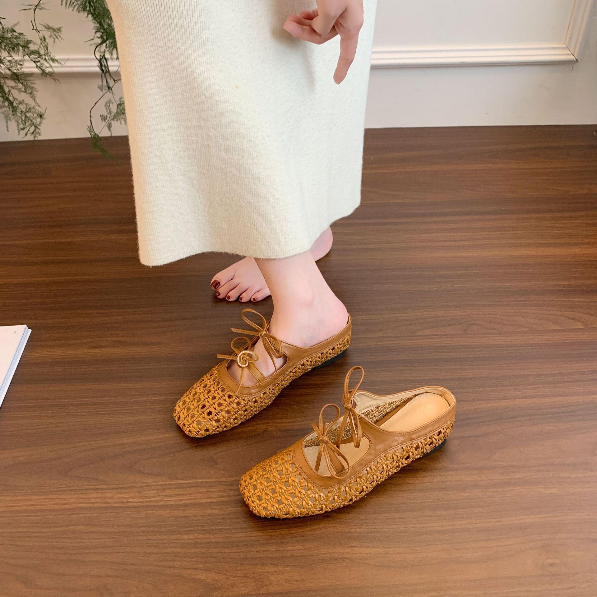 Soft leather version~ retro heightening woven hollow bag head slippers, wearing a pedal holiday bow cool slippers 40 коричневый
Soft leather version~ retro heightening woven hollow bag head slippers, wearing a pedal holiday bow cool slippers 40 коричневый