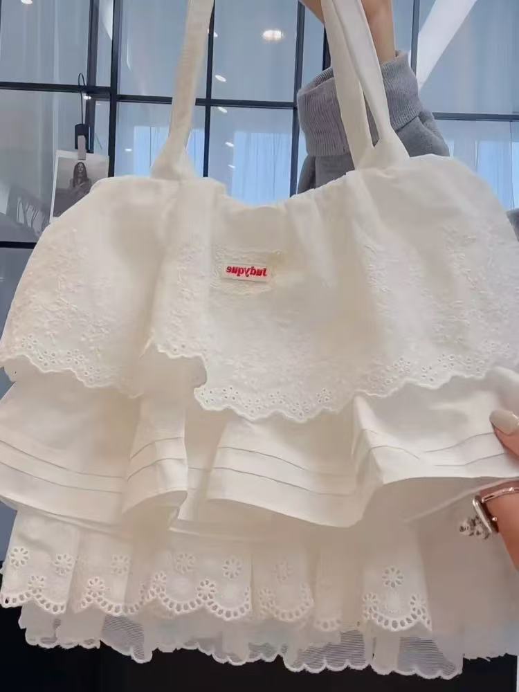 Stylish Shoulder Bag Creative Design Cake-shaped Handbag Korean Style Casual And Versatile Summer Canvas Bag Lace Underarm Bag белый
Stylish Shoulder Bag Creative Design Cake-shaped Handbag Korean Style Casual And Versatile Summer Canvas Bag Lace Underarm Bag белый