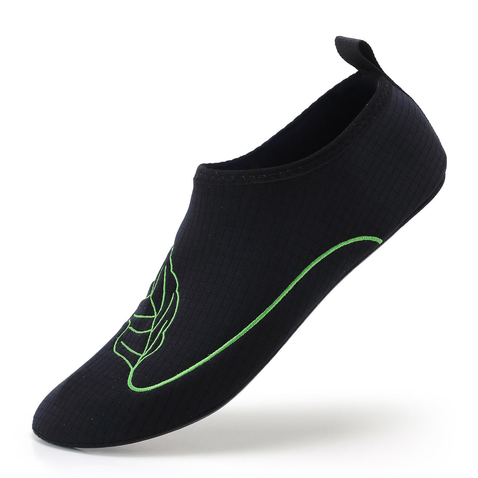 Men s Embroidered Non-Slip Water Shoes & Breathable Yoga Pilates Socks 42/43 fits size 40/41
Men s Embroidered Non-Slip Water Shoes & Breathable Yoga Pilates Socks 42/43 fits size 40/41