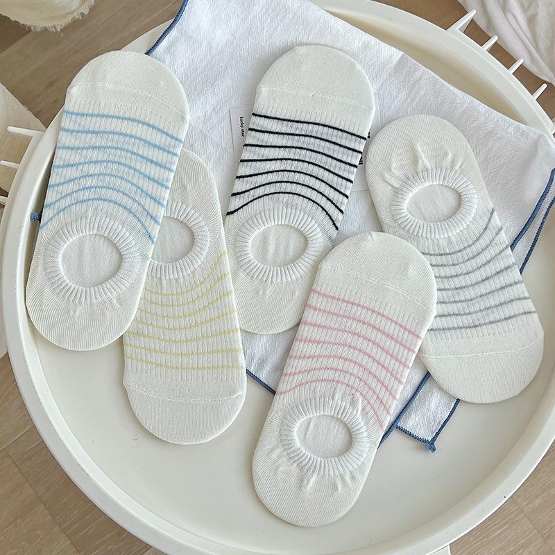 Shallow-mouthed Classic Striped Boneless Casual Boat Socks for Women, Thin Silicone Anti-slip and Non-heel Drop Invisible Socks 1 pair
Shallow-mouthed Classic Striped Boneless Casual Boat Socks for Women, Thin Silicone Anti-slip and Non-heel Drop Invisible Socks 1 pair