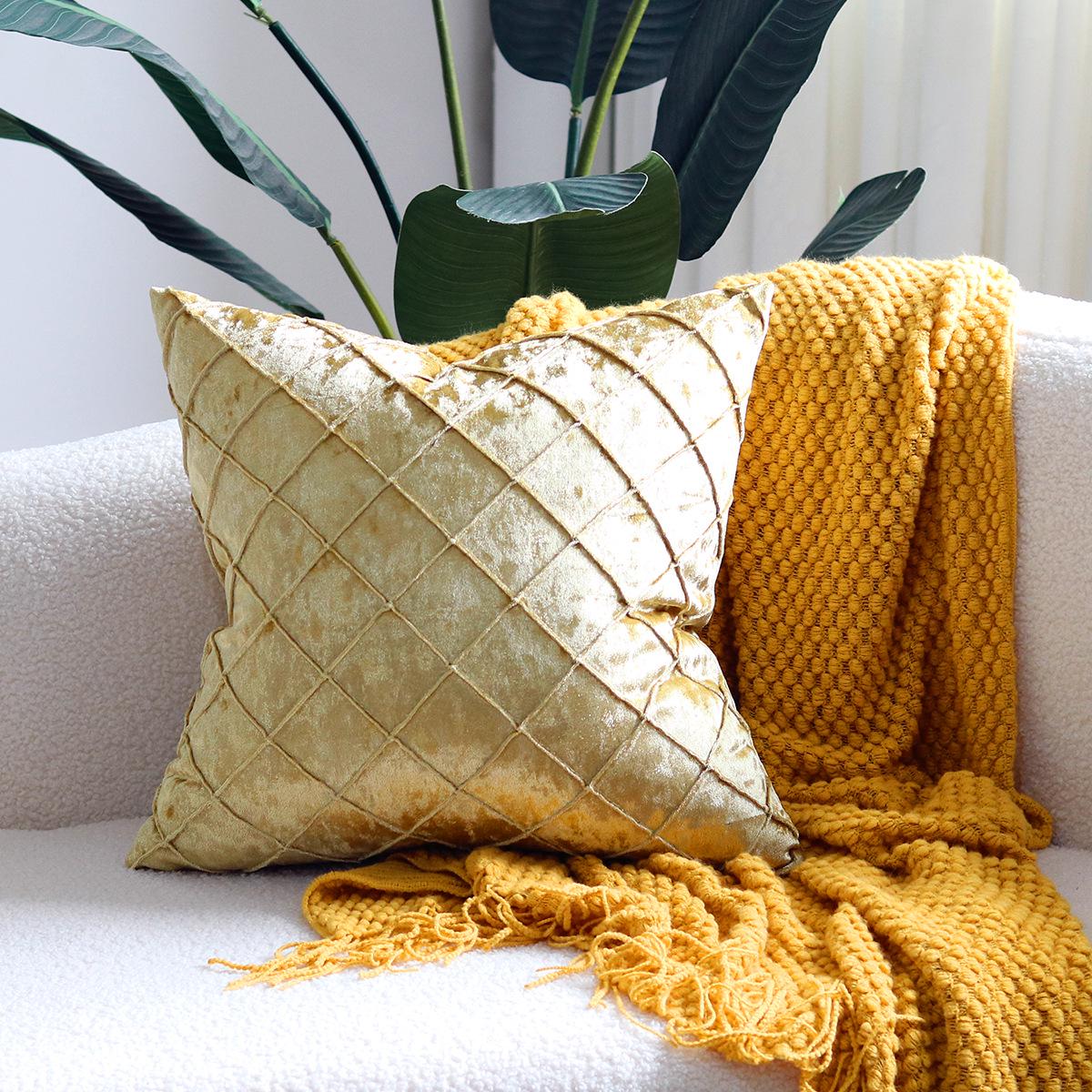 Скандинавский бархатный вышитый чехол на декоративную подушку в клетку для декора дивана. 30x50 cm
Скандинавский бархатный вышитый чехол на декоративную подушку в клетку для декора дивана. 30x50 cm