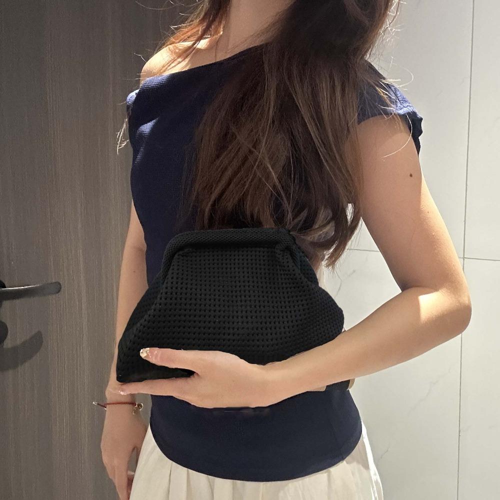 Elastic Summer Beach Clutch Bag Polyester Dumpling Clutch for Women Storage Bag Purse Vacation фіолетовий
Elastic Summer Beach Clutch Bag Polyester Dumpling Clutch for Women Storage Bag Purse Vacation фіолетовий
