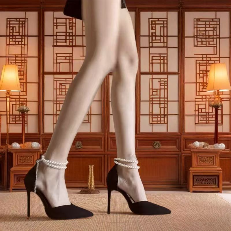 2025 new one-word with pearl chain thin heel black suede temperament banquet single shoes women s pointed high heels 34
2025 new one-word with pearl chain thin heel black suede temperament banquet single shoes women s pointed high heels 34