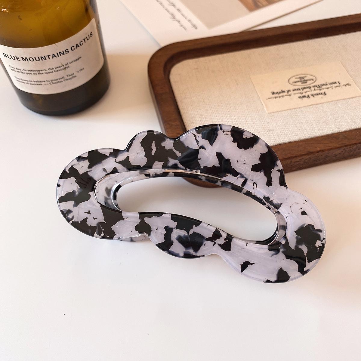 Non-pinching Abalone Claw Clip for Women - Round Flat Back Bun & Curved Ponytail Hair Accessory.
Non-pinching Abalone Claw Clip for Women - Round Flat Back Bun & Curved Ponytail Hair Accessory.