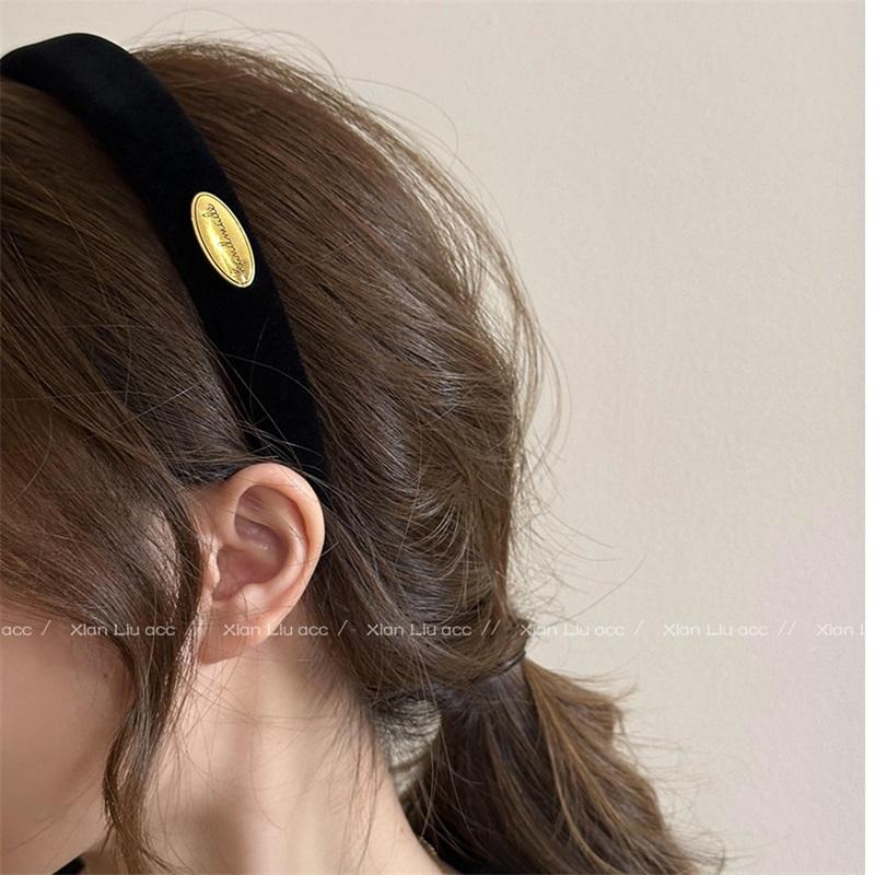 Gold Letter Label Black Velvet Headband Women Face Wash Press Hair Fashion Elegant Hair Hoop
Gold Letter Label Black Velvet Headband Women Face Wash Press Hair Fashion Elegant Hair Hoop