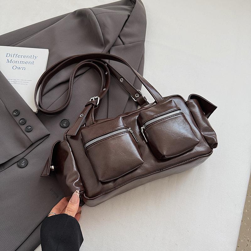 Foreign-style women s large-capacity 2025 autumn new fashionable and high-value casual shoulder underarm bag commuter baguette bag
Foreign-style women s large-capacity 2025 autumn new fashionable and high-value casual shoulder underarm bag commuter baguette bag