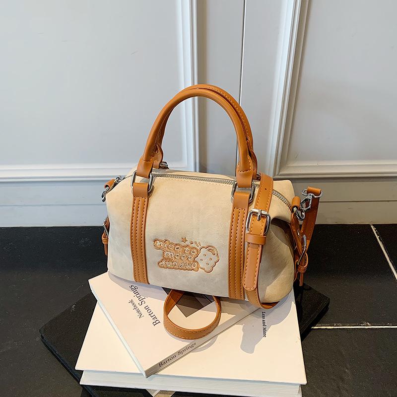 Today s popular retro fashion bag women s 2 new versatile shoulder cross hand bag
Today s popular retro fashion bag women s 2 new versatile shoulder cross hand bag