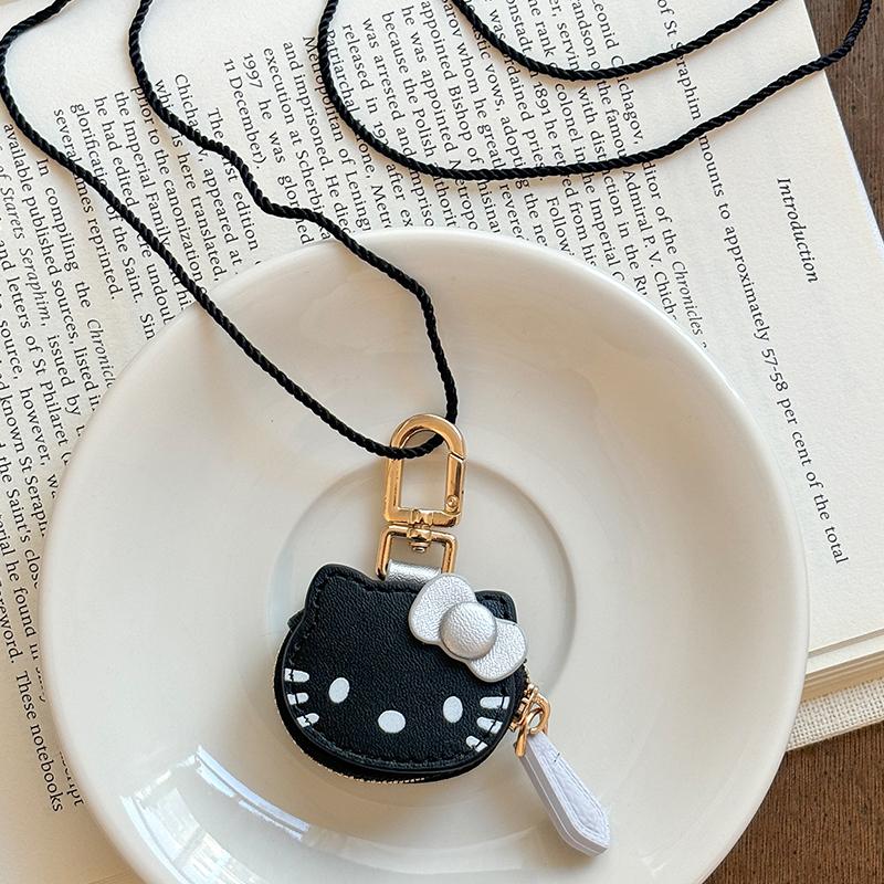 Мультяшный брелок Sanrio Hello Kitty Kt Cat Креативный кожаный подвес для сумки Ожерелье Каваи Аксессуар для одежды Подарок на день рождения чёрный
Мультяшный брелок Sanrio Hello Kitty Kt Cat Креативный кожаный подвес для сумки Ожерелье Каваи Аксессуар для одежды Подарок на день рождения чёрный